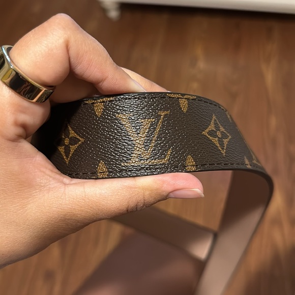 COPY - Louis Vuitton Belt - Picture 2 of 4